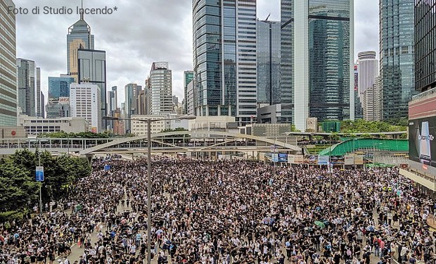 Il vescovo ausiliare di Hong Kong chiede un'indagine indipendente sulla morte del giovane universitario